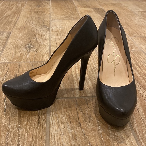 Jessica Simpson | Shoes | Jessica Simpson Waleo Platform Pumps | Poshmark